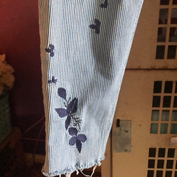 Old Navy rockstar size 16. Never worn - Picture 2 of 4